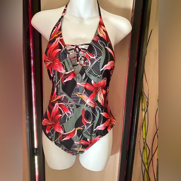 NWT. Far West one piece Swimsuit in a Green Pattern. Size Medium. - Picture 1 of 9